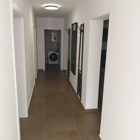 Marijeta * Podstrana